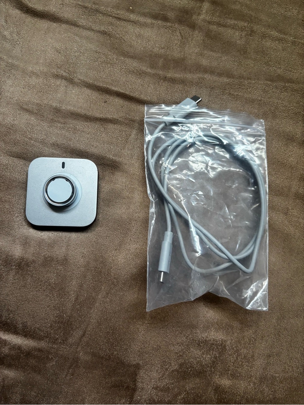 Stainless steel Oura ring with Charging Dock and USB-C Cable